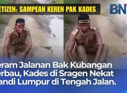 Geram Jalanan Bak Kubangan Kerbau, Kades di Sragen Nekat Aksi Mandi Lumpur di Tengah Jalan.